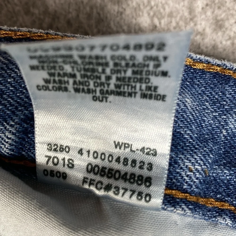Levi’s 550 relaxed fit tapered leg 36x30 jeans cut date 2009 grunge cotton